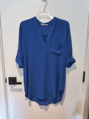 Blue Women's V-Neck Roll-Sleeve Blouse